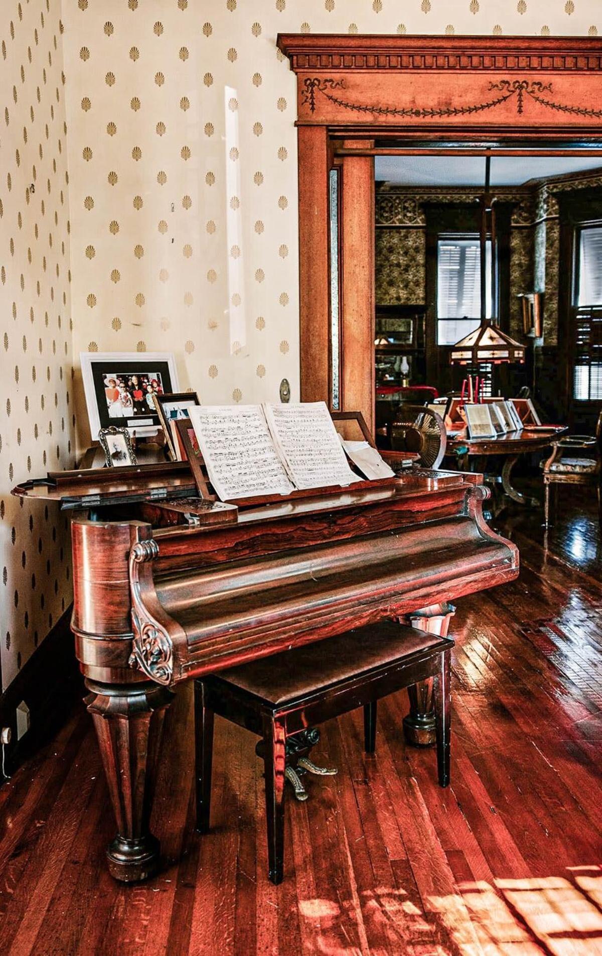 Classic King With Balcony At Curry Mansion كي وست المظهر الخارجي الصورة