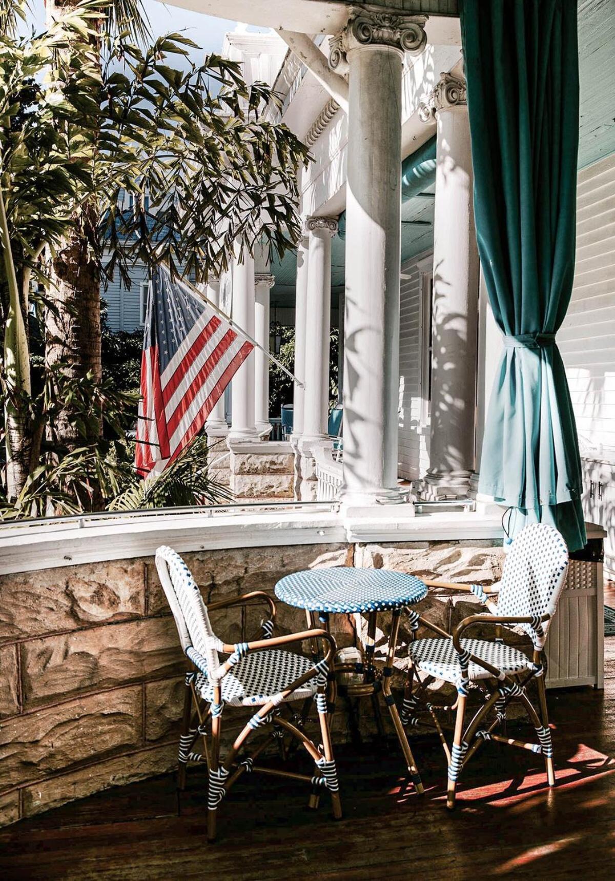Classic King With Balcony At Curry Mansion كي وست المظهر الخارجي الصورة